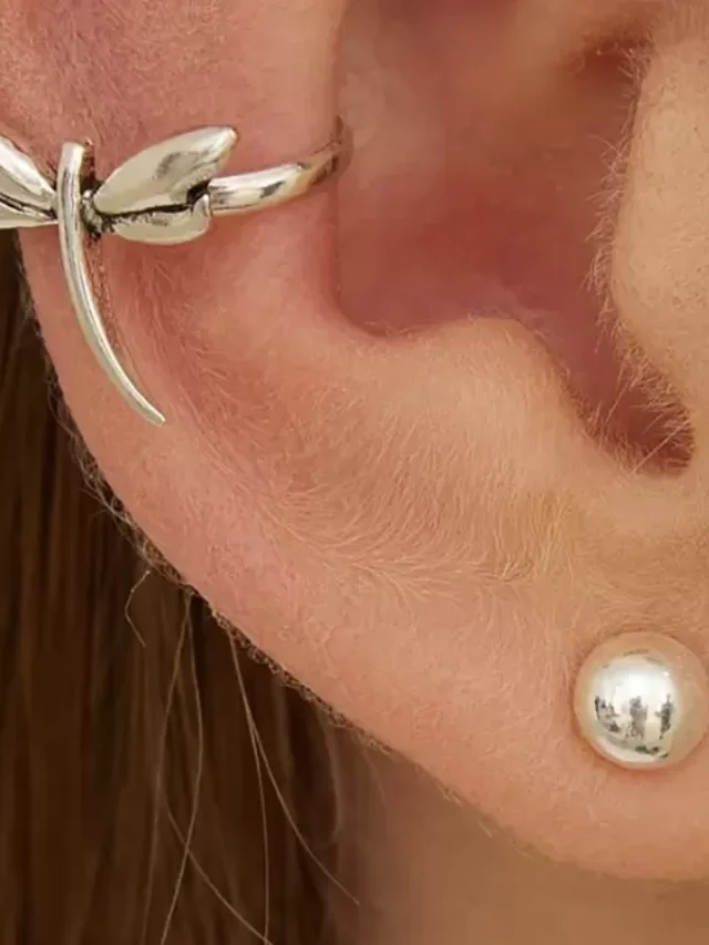 How To Wear Earrings With A Split Earlobe?