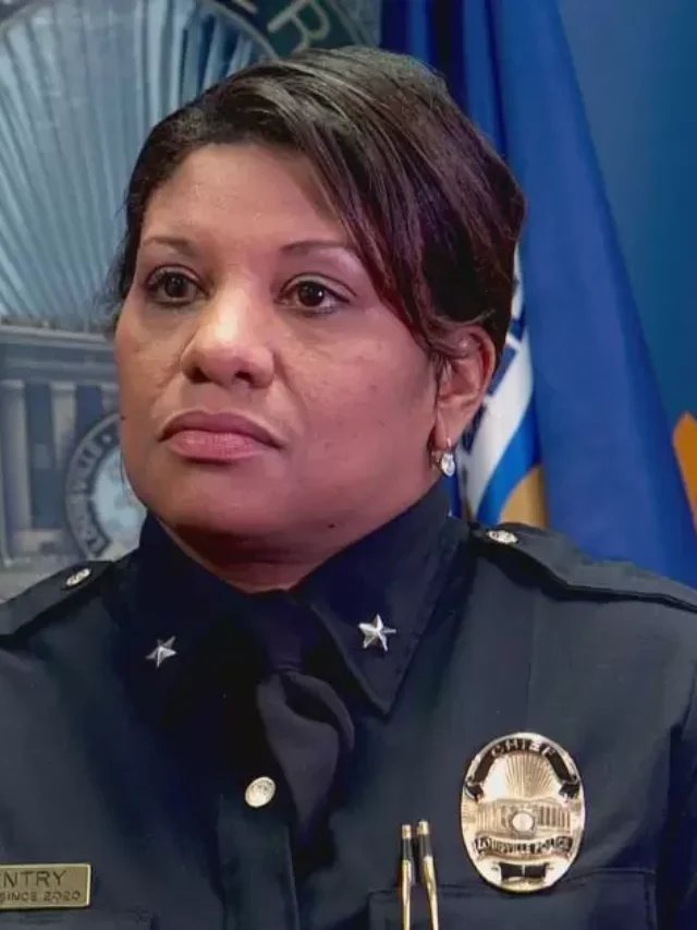 Can Police Officers Wear Earrings?