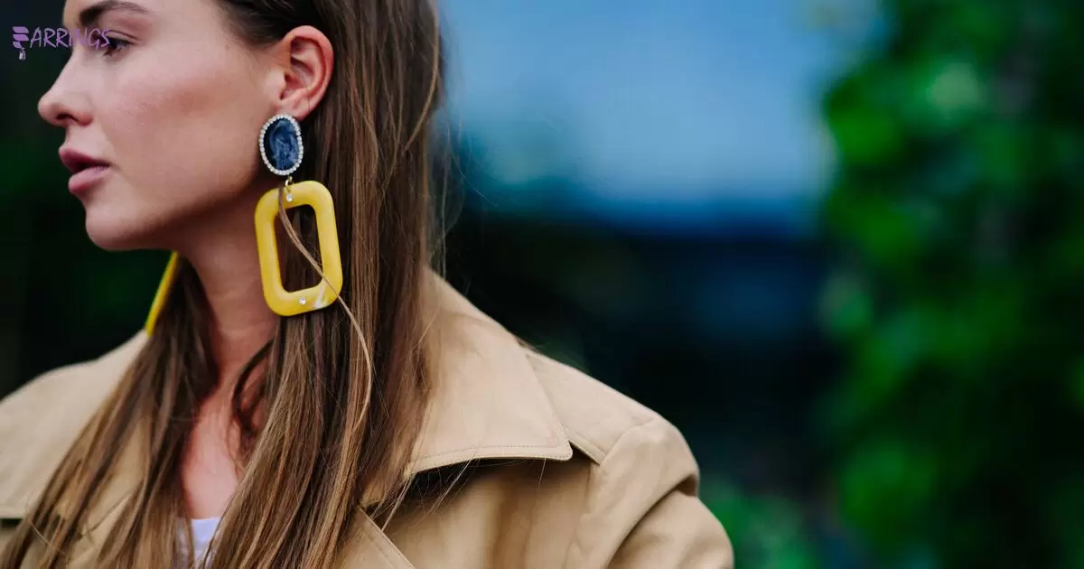 What Earrings Are In Fashion?